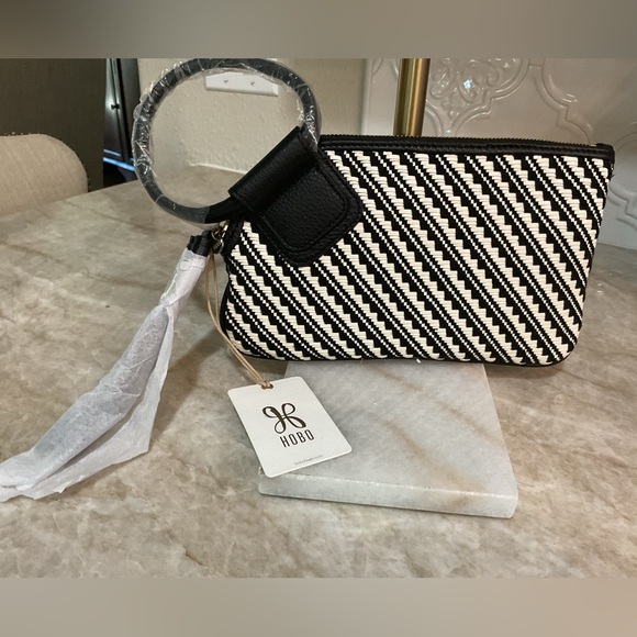HOBO Women's Sable Wristlet Clutch New With Tags - Picture 3 of 16